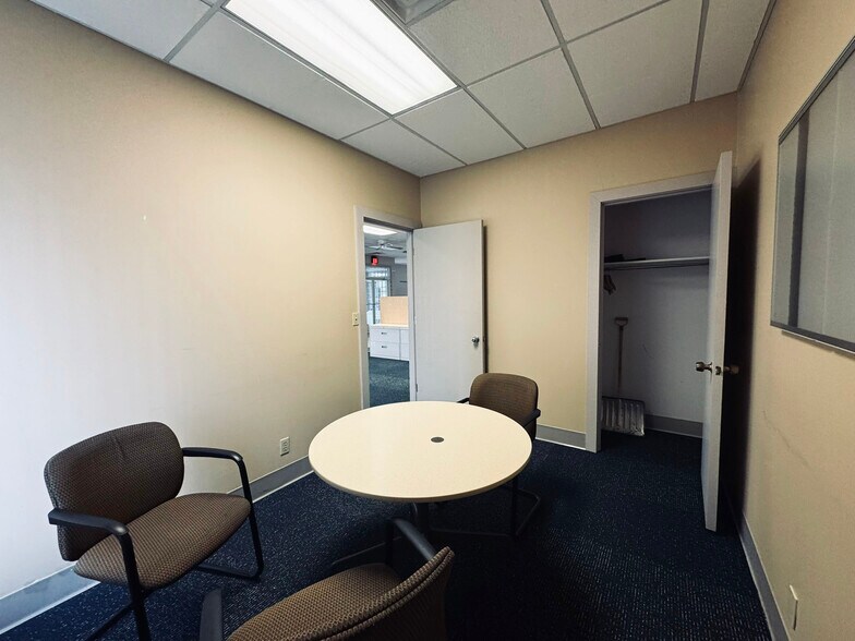 More Photos Of 2815 E Michigan Ave, Jackson Bank For Sale