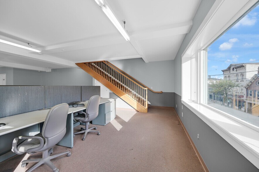 More Photos Of 170-172 Spring St, Newton Office For Sale