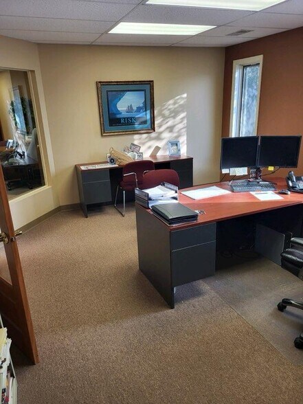 More Photos Of 7445 University Ave, Des Moines Medical For Lease