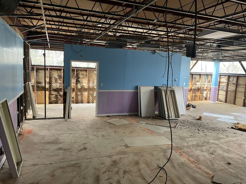 More Photos Of 2981 Church St, East Point Medical For Sale