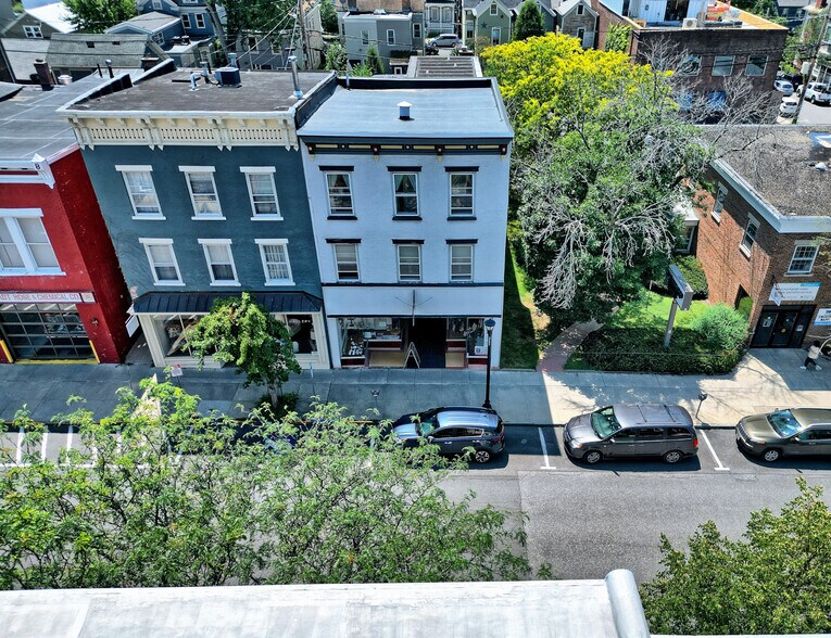 More Photos Of 511 Warren St, Hudson Storefront Retail Residential For Sale