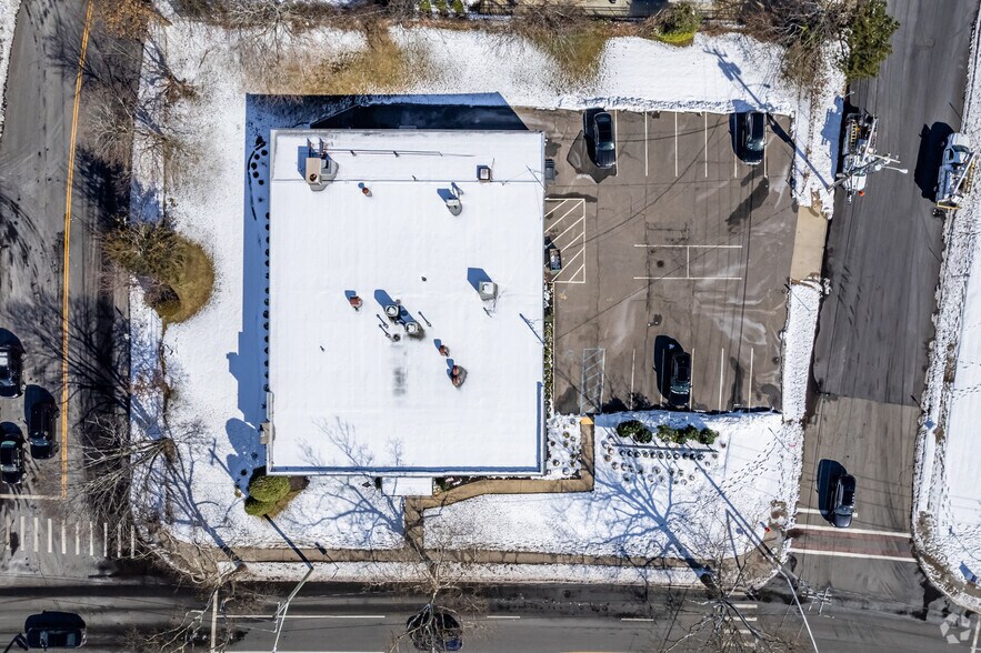 More Photos Of 1 Channel Dr, Port Washington Office For Lease