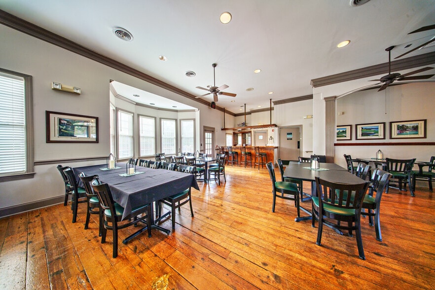 More Photos Of 128 Oakview Club Dr, Macon-Bibb Golf Course Driving Range For Sale