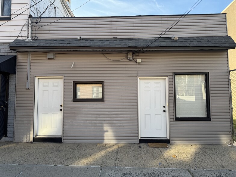 More Photos Of 194 Woodward St, Jersey City General Retail For Lease