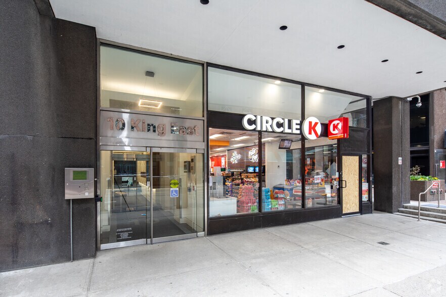 More Photos Of 10 King St E, Toronto Office For Lease