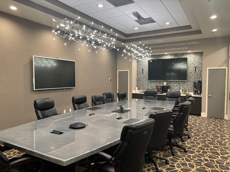 More Photos Of 330 E Crown Point Rd, Winter Garden Office For Sale