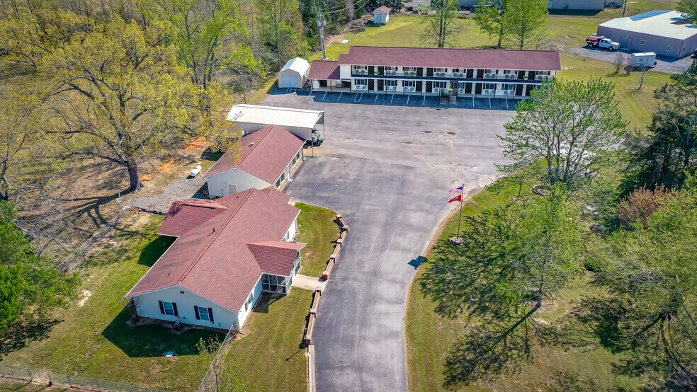 More Photos Of 8546 Edgemont Rd, Greers Ferry Hotel For Sale