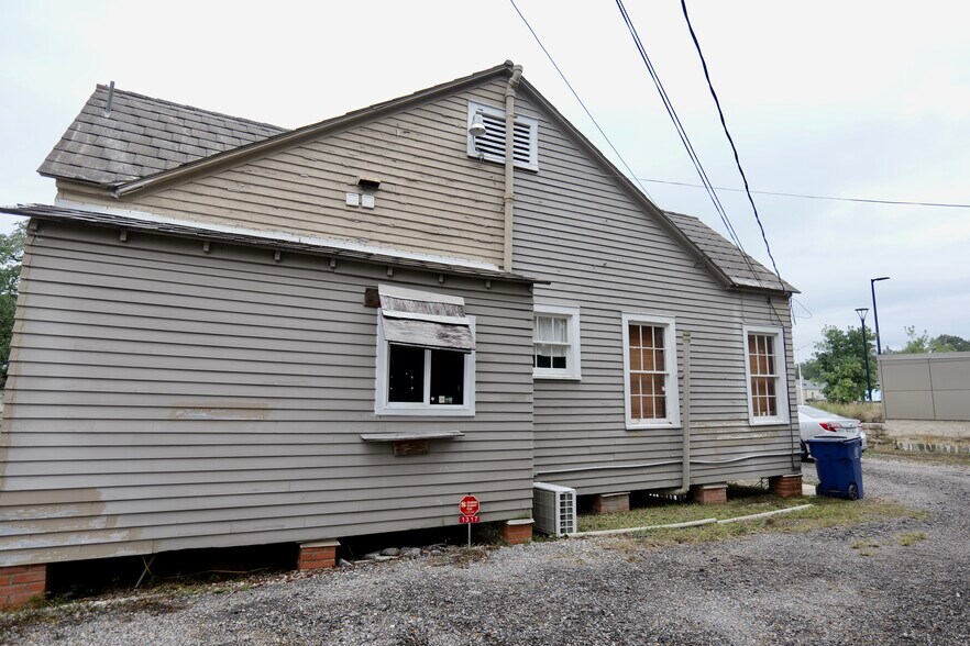 More Photos Of 1317 N Parkerson Ave, Crowley Storefront Retail Office For Sale