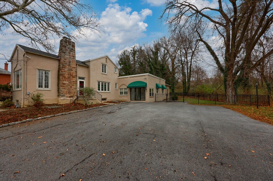 Primary Photo Of 1755 Lincoln Hwy E, Lancaster Loft Creative Space For Lease