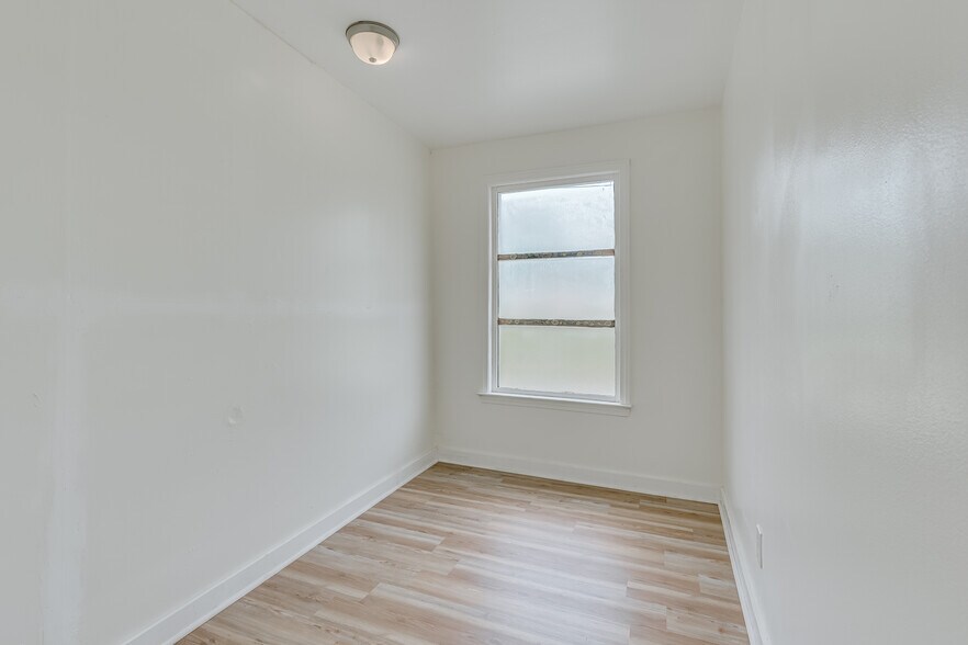 More Photos Of 1403 Spring Hill Ave, Mobile Healthcare For Sale