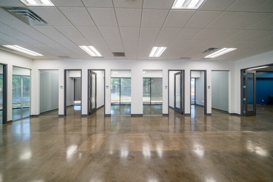 More Photos Of 425 Franklin Gateway SE, Marietta Unknown For Lease