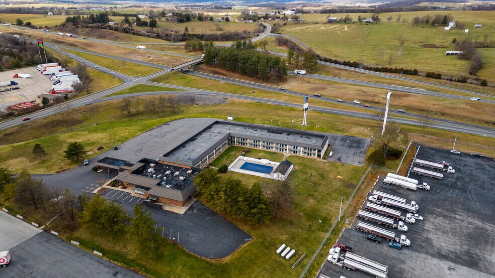 More Photos Of 250 Conicville Rd, Mount Jackson Hotel For Lease