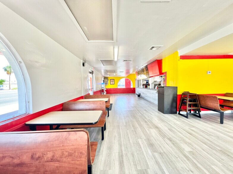 More Photos Of 154 N Country Club Dr, Mesa Freestanding For Sale