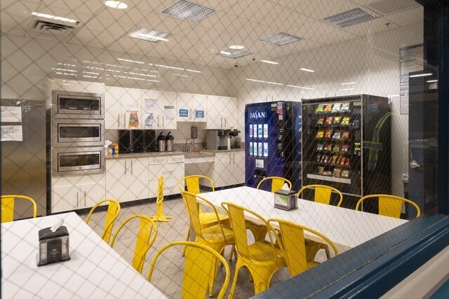 More Photos Of 100 Triangle Blvd, Carlstadt Warehouse For Lease