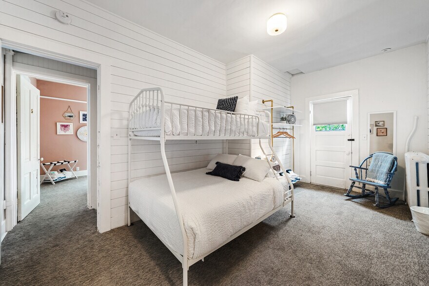 More Photos Of 371 Water St, Excelsior Hospitality For Sale