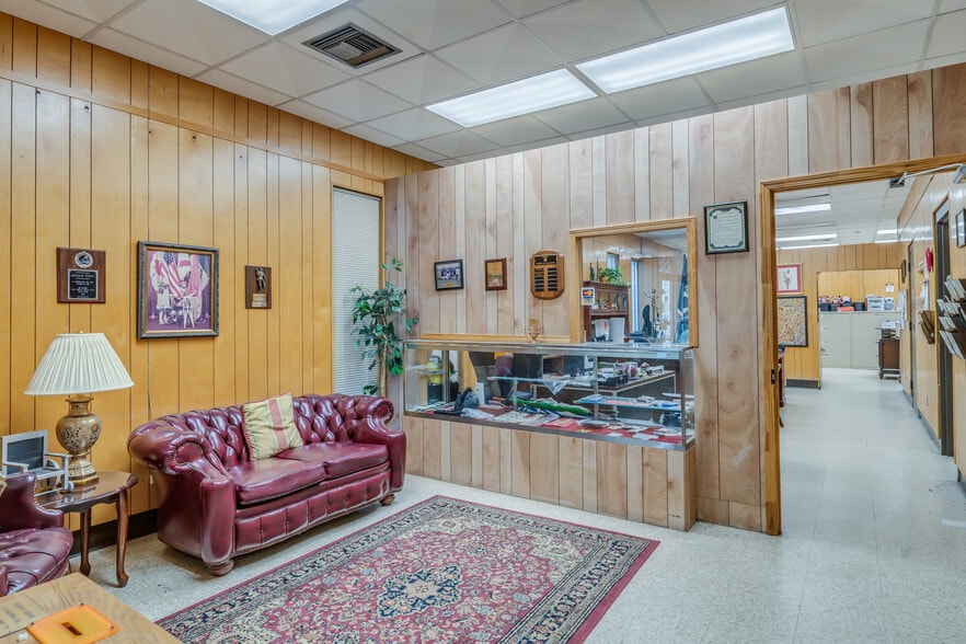 More Photos Of 555 Eastern Blvd, Montgomery Lodge Meeting Hall For Sale