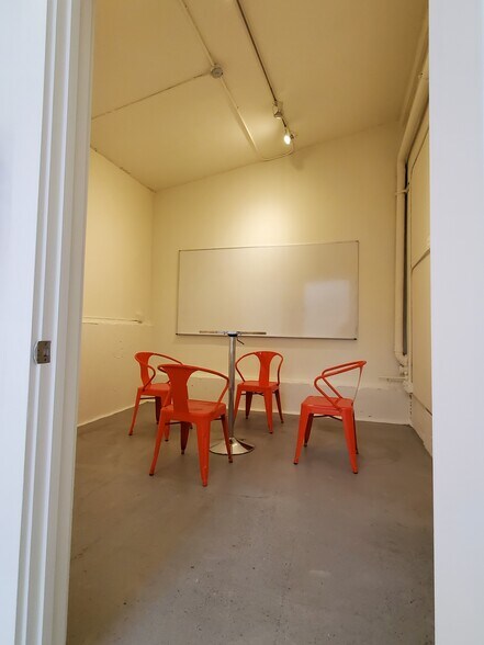More Photos Of 3178-3180 17th St, San Francisco Loft Creative Space For Lease