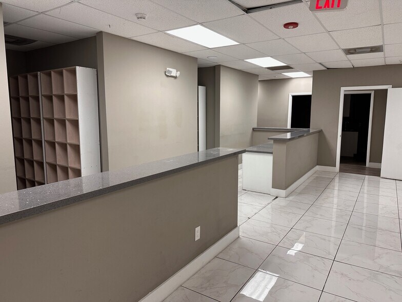 More Photos Of 4101 NW 3rd Ct, Plantation Medical For Lease