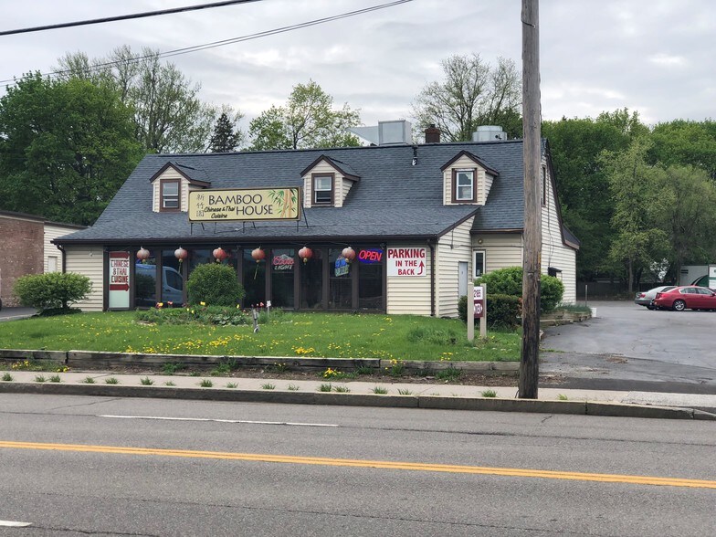 Primary Photo Of 2185 Monroe Ave, Rochester Restaurant For Sale