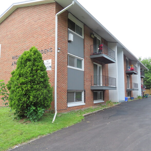 Primary Photo Of 1027 Highland St, Syracuse Apartments For Sale