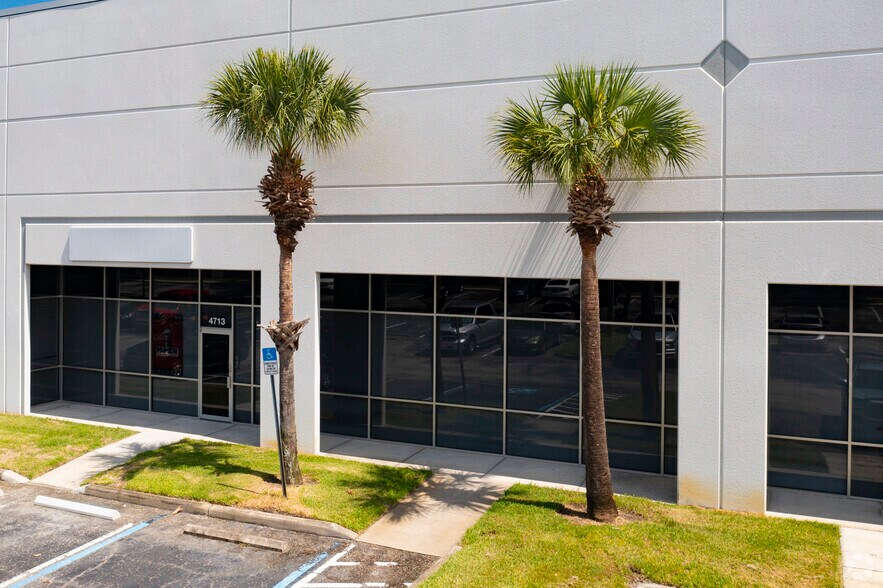 More Photos Of 8600-8655 Elm Fair Blvd, Tampa Unknown For Lease