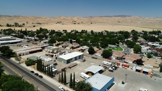 More Photos Of 800 W Elm Ave, Coalinga Warehouse For Sale