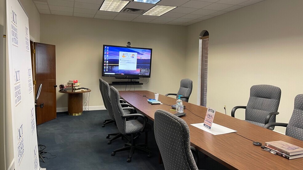 More Photos Of 2801 S Interstate 35 S, Austin Loft Creative Space For Lease