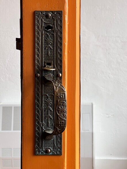 More Photos Of 7 W Main St, North Kingstown Storefront For Lease