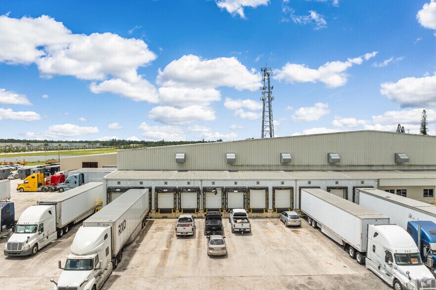 More Photos Of 4003 Seminole Pratt Whitney Rd, City Of Westlake Refrigeration Cold Storage For Lease