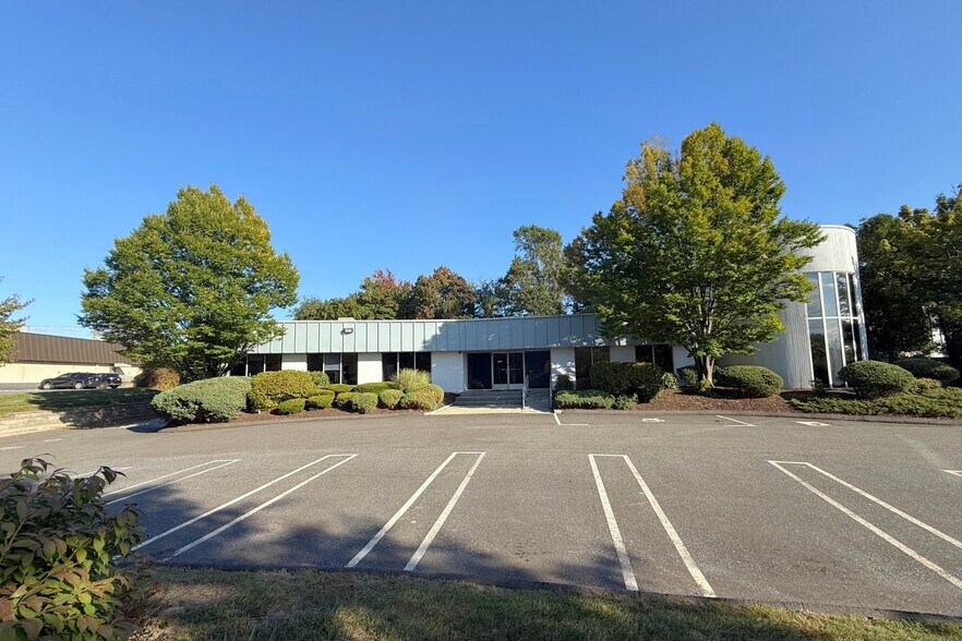 More Photos Of 291 Pepes Farm Rd, Milford Warehouse For Sale