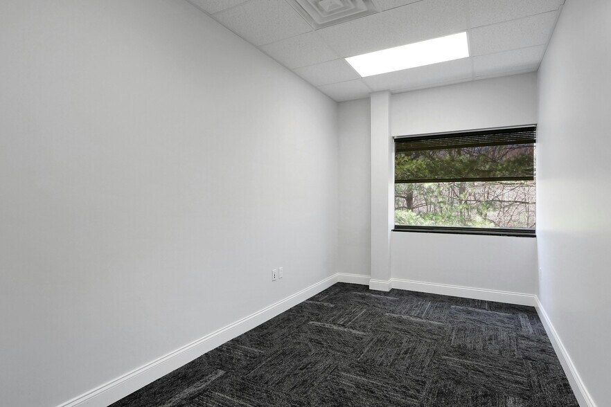 More Photos Of 100 Dutch Hill Rd, Orangeburg Medical For Lease