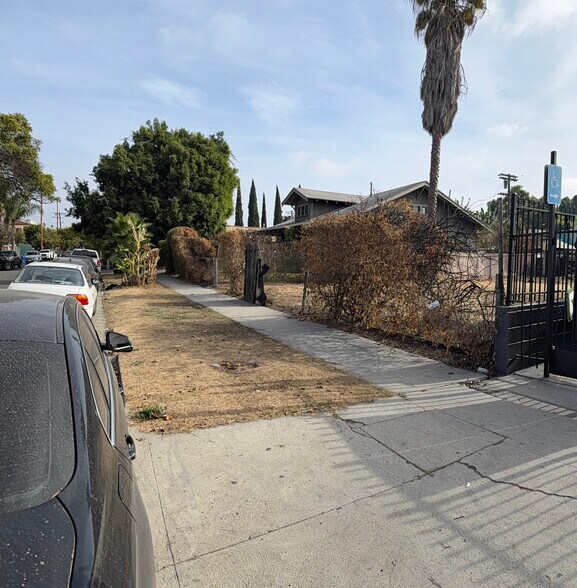 More Photos Of 6132 Romaine St, Los Angeles Land For Sale