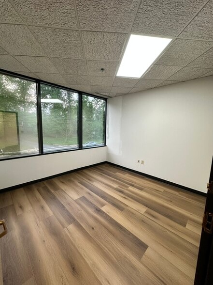 More Photos Of 2265 Roswell Rd, Marietta Office For Lease