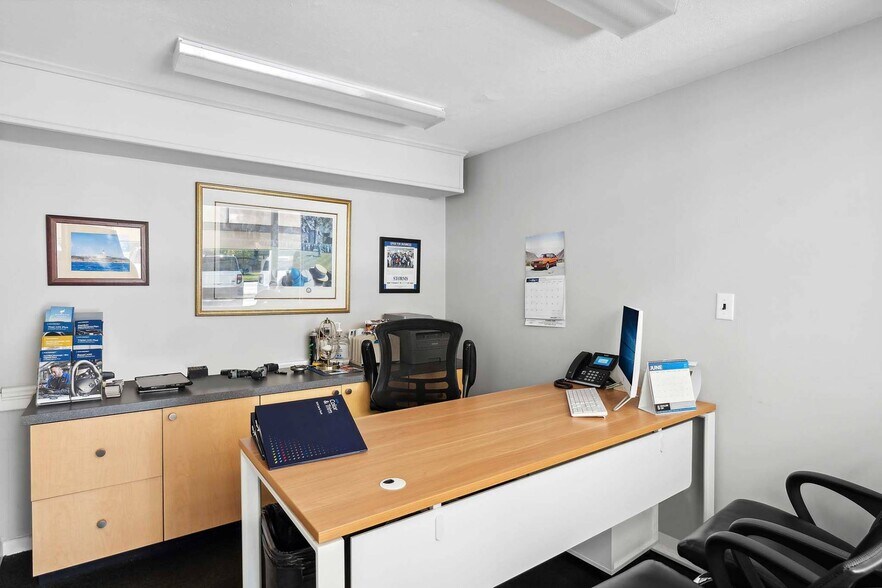 More Photos Of 729 County Road 39A, Southampton Auto Dealership For Sale