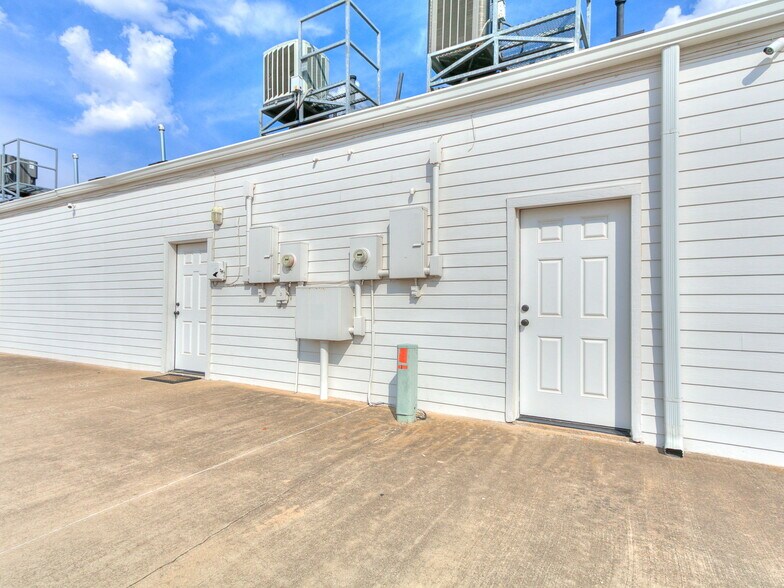 More Photos Of 2326-2350 N Interstate Dr, Norman Office For Sale