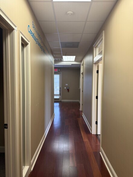 More Photos Of 2505-2511 Seven Springs Blvd, New Port Richey Office For Sale