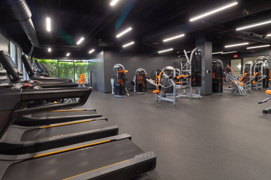 More Photos Of 1717 Dixie Hwy, Ft Wright Office For Lease