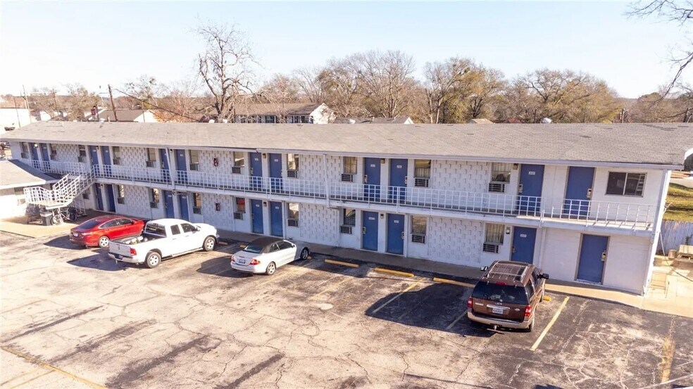 More Photos Of 520 S Jackson St, Jacksonville Hotel For Sale