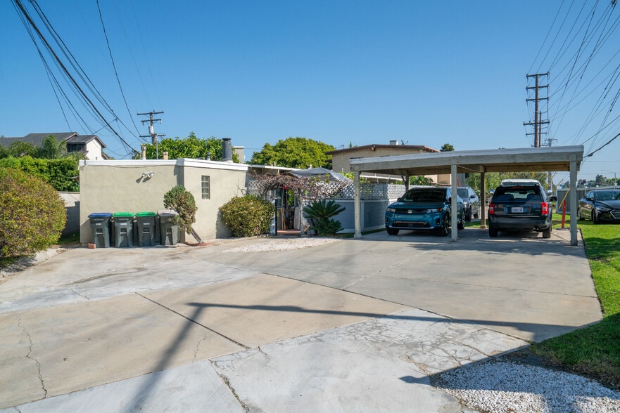 More Photos Of 1124 Victoria St, Costa Mesa Apartments For Sale