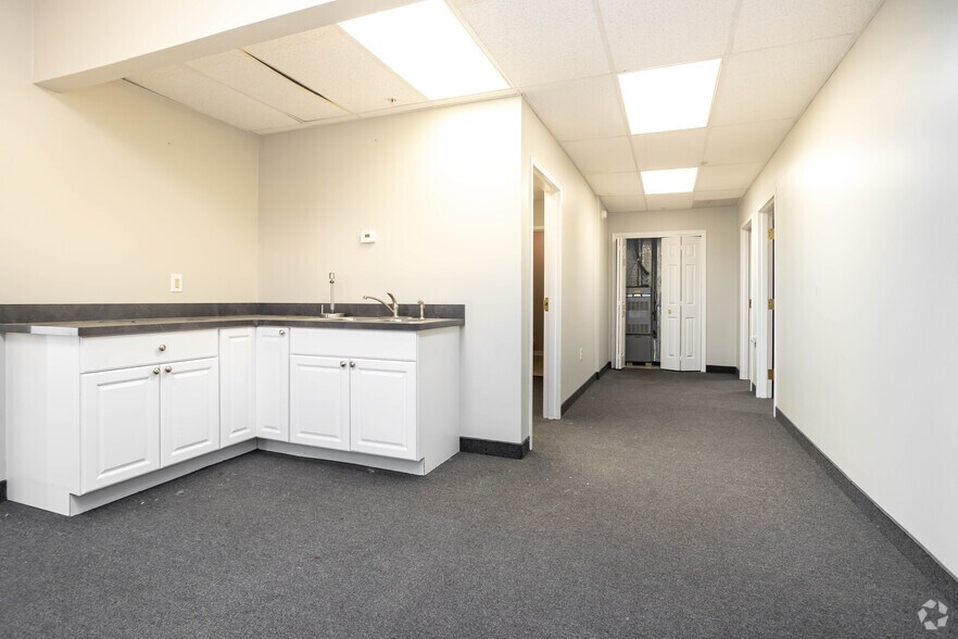 More Photos Of 338 Harris Hill Rd, Buffalo Office For Lease