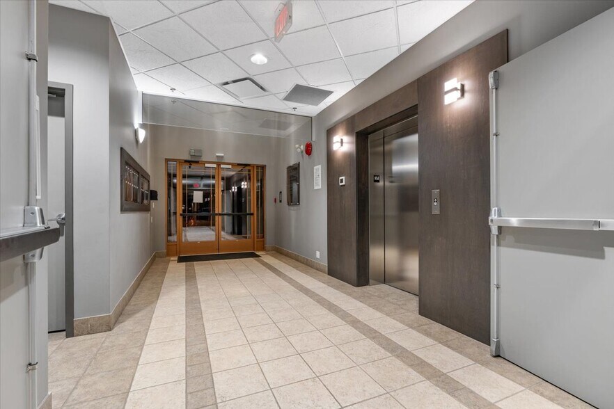 More Photos Of 3388 Rosemary Heights Cres, Surrey Storefront Retail Office For Lease