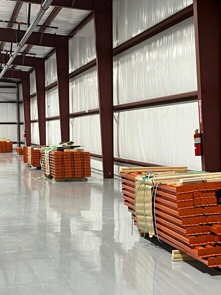 More Photos Of 921 Old Still Road, Woodbine Manufacturing For Lease