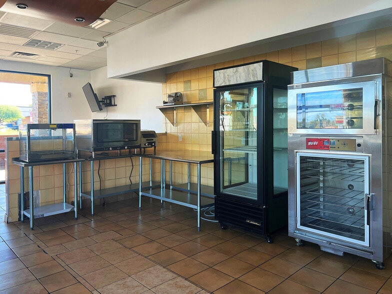 More Photos Of E Windmill Ln, Las Vegas Unknown For Lease