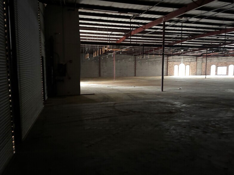 More Photos Of 201 N Pacific St, Conroe Freestanding For Lease