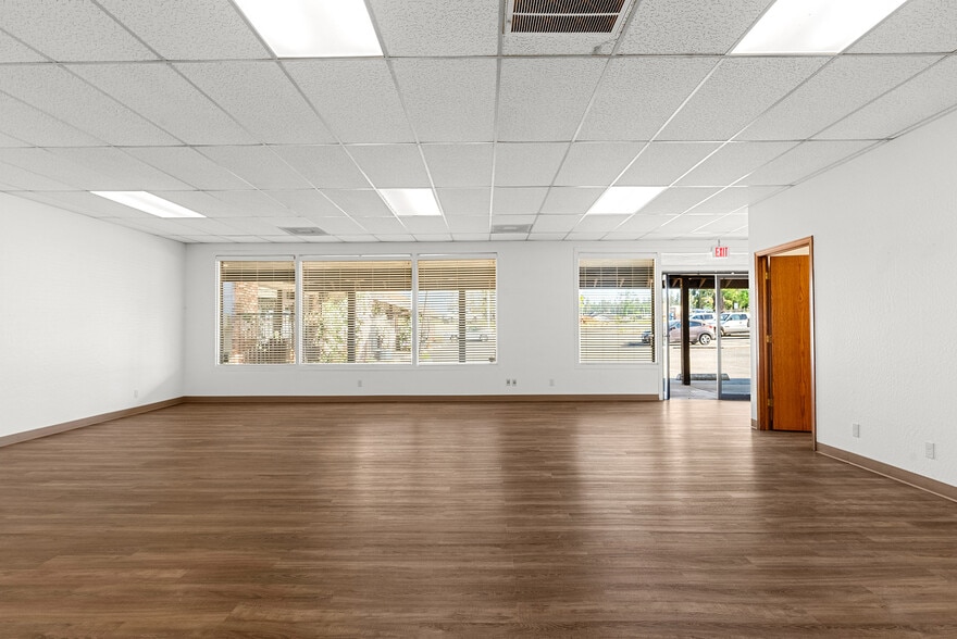 More Photos Of 7126 Skyway, Paradise Storefront Retail Office For Sale