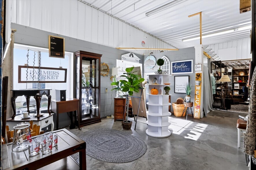 More Photos Of 291 E Two Cent Rd, Bargersville Warehouse For Sale