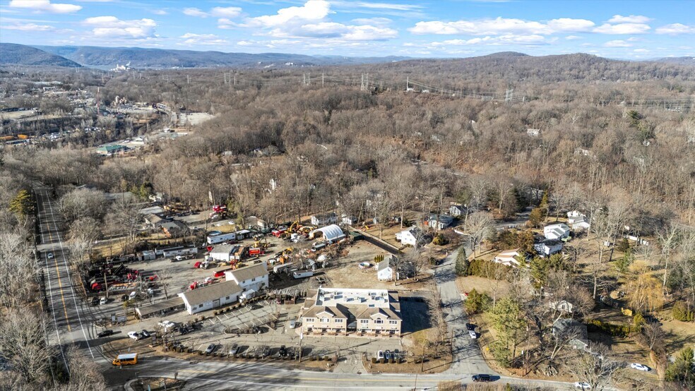 More Photos Of 24 Old Albany Post Rd, Croton-on-Hudson Medical For Lease