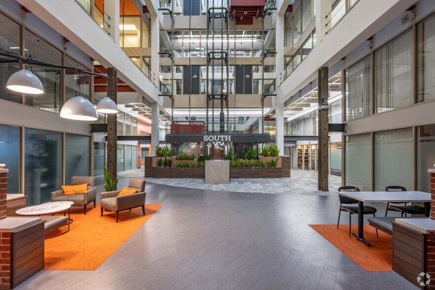 More Photos Of 2550 University Ave W, Saint Paul Unknown For Lease