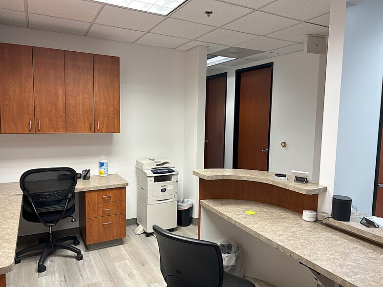 More Photos Of 1000 Newbury Rd, Thousand Oaks Medical For Sale