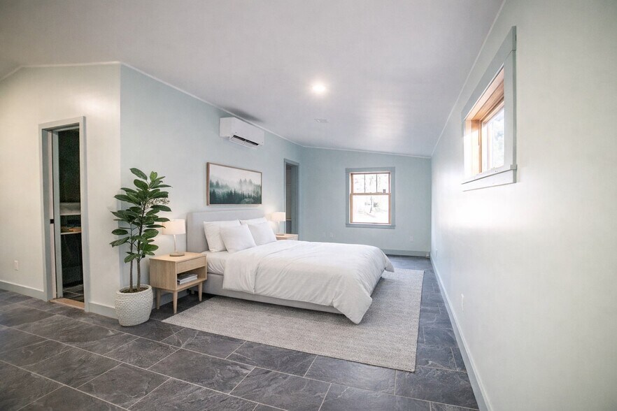 More Photos Of 53 Passion Play Road, Eureka Springs Flex For Sale